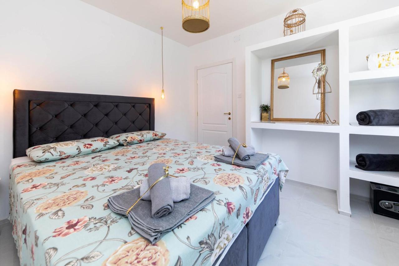 Gloria Luxury Suite Apartment Crikvenica Exterior photo